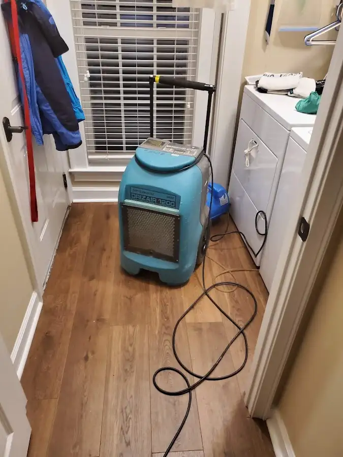 Commercial dehumidifier deployed for Flood Damage Cleanup in Lake Stickney